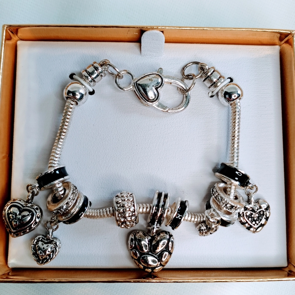 Silver Rope Bracelet Floating Hearts Crystal Rings